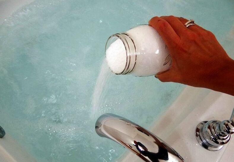 Taking a bath with soda to enlarge the penis